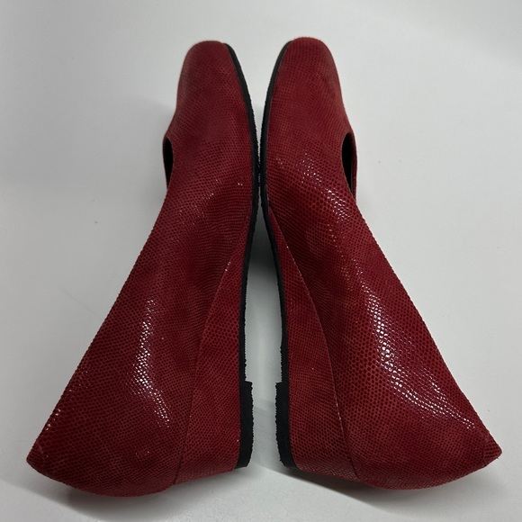 SAS Sofia Wedges Dress Pumps Shoes Snakeskin Leather Red New Size 8.5 Narrow - Picture 6 of 10